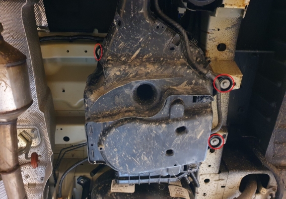 AdBlue tank Beschermplaat voor Ford Transit ( 4X2, 4X4 )