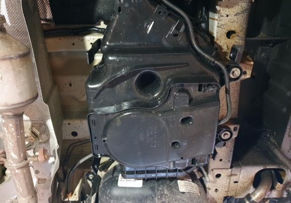 AdBlue tank Beschermplaat voor Ford Transit ( 4X2, 4X4 )