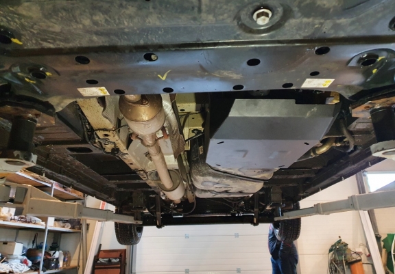 AdBlue tank Beschermplaat voor Ford Transit ( 4X2, 4X4 )