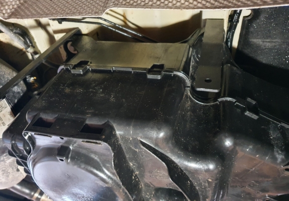 AdBlue tank Beschermplaat voor Ford Transit ( 4X2, 4X4 )