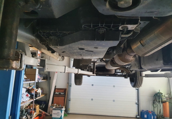 AdBlue tank Beschermplaat voor  Renault Master 3  - Model 2