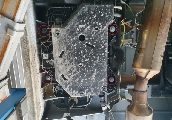 AdBlue tank Beschermplaat voor  Renault Master 3  - Model 2